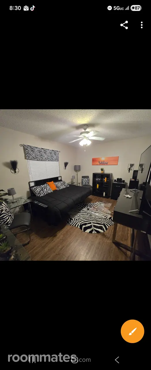 Profile photo 1 of 10