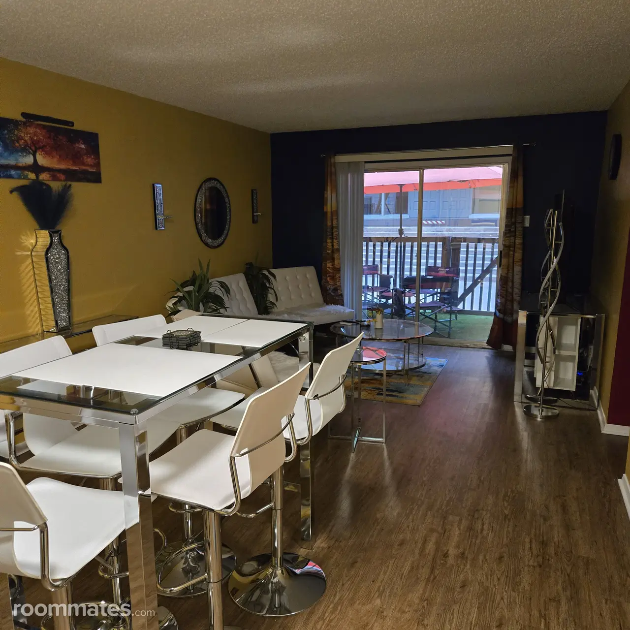 Profile photo 3 of 10