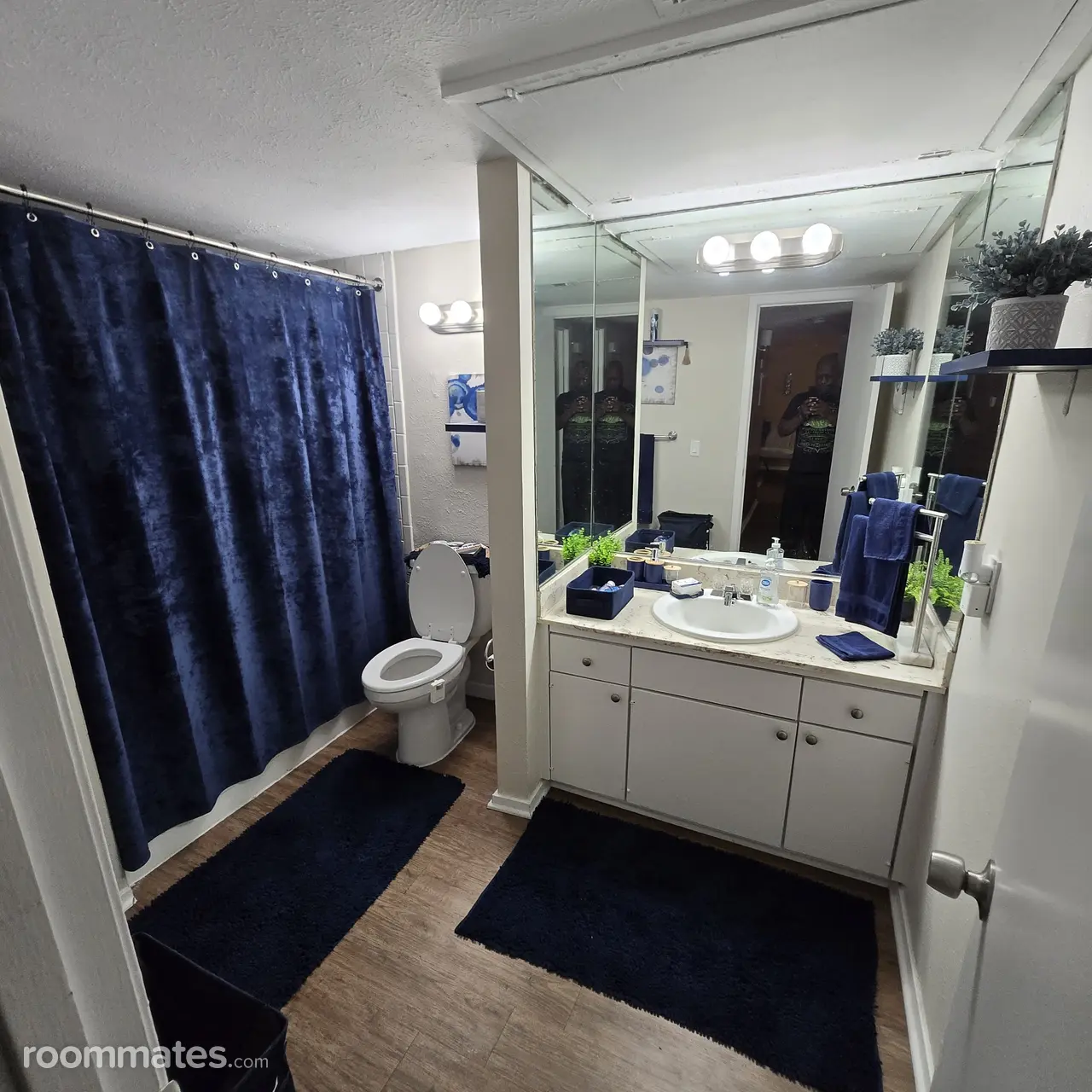 Profile photo 9 of 13