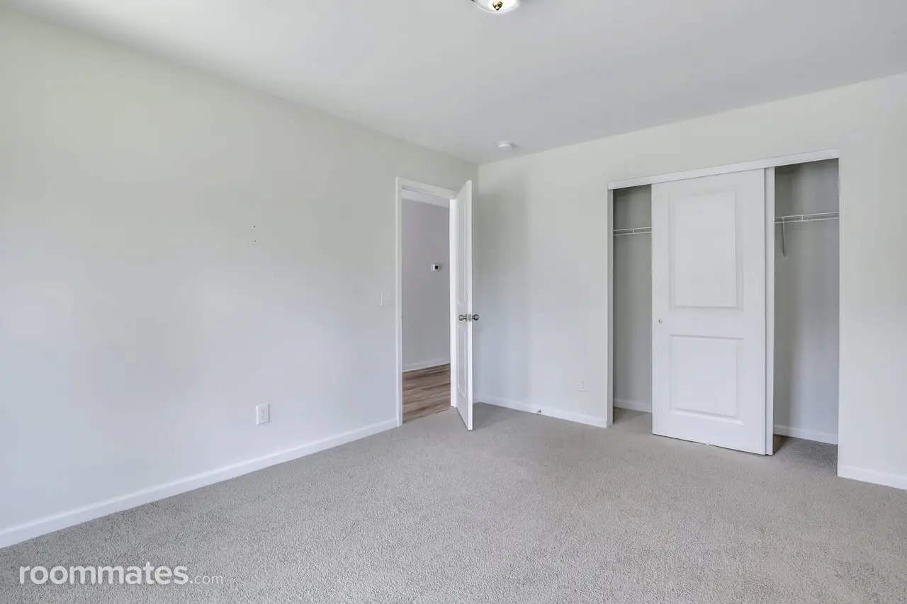 Profile photo 2 of 11