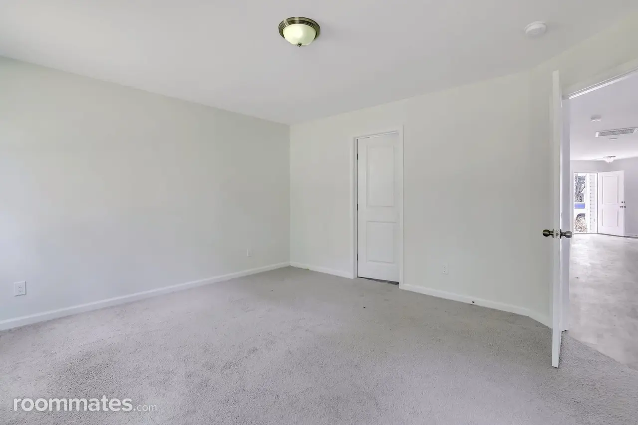 Profile photo 5 of 11