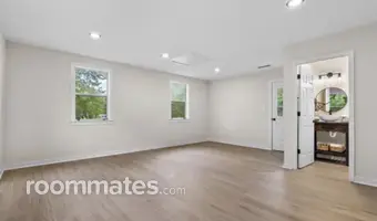 Room for rent in West Columbia, SC $900, house