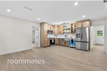 Room for rent in West Columbia, SC $650, house