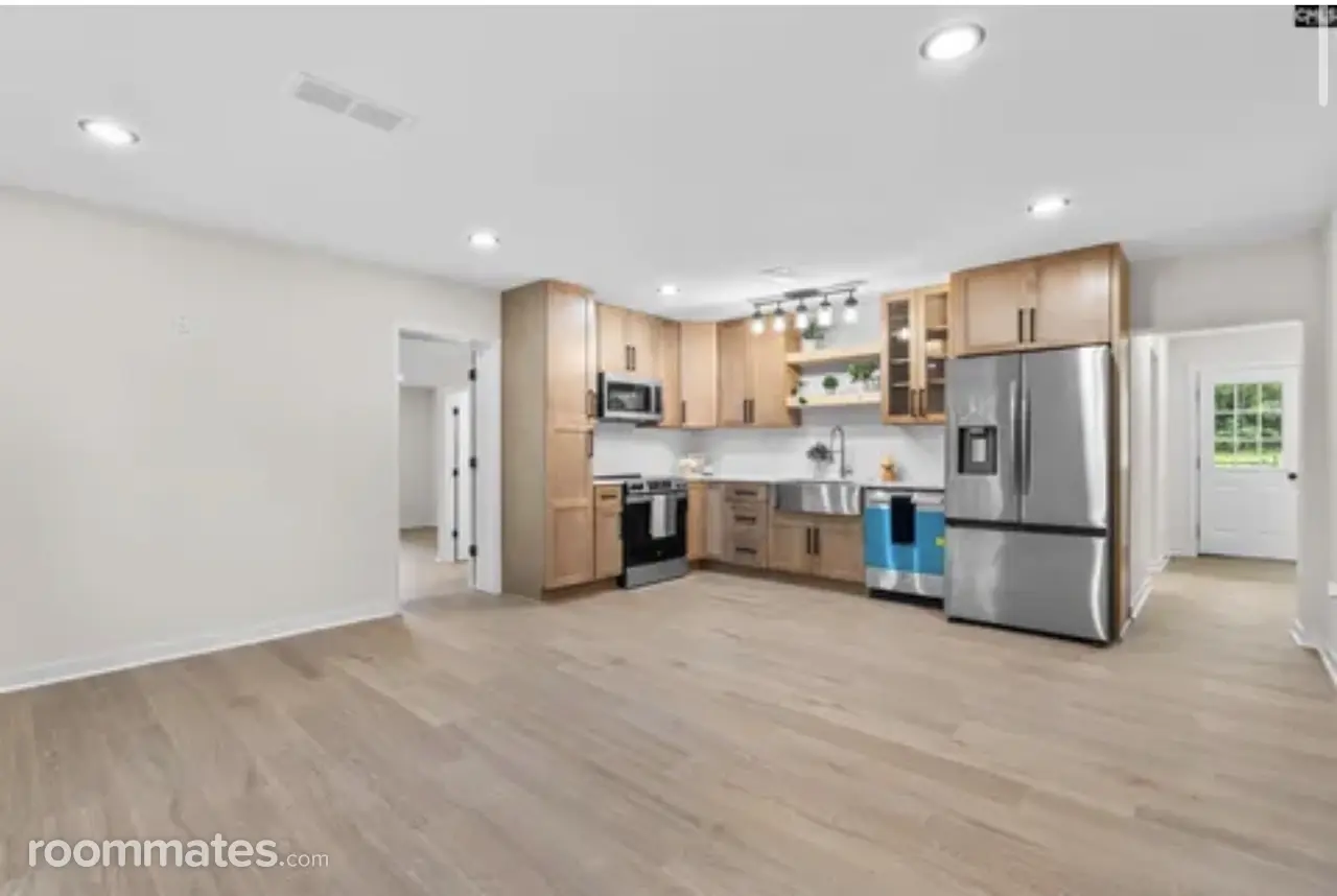 Profile photo 6 of 8