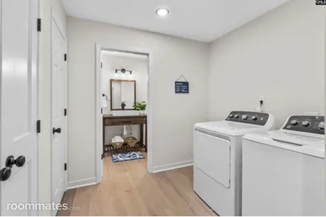 Profile photo 2 of 8