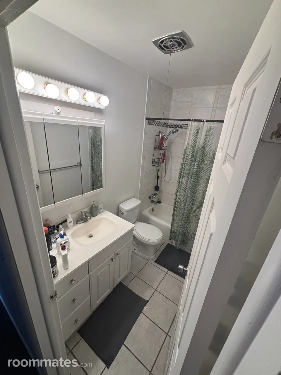 Profile photo 3 of 10