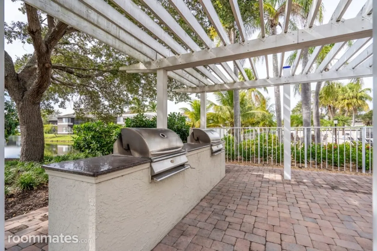 Profile photo 10 of 12