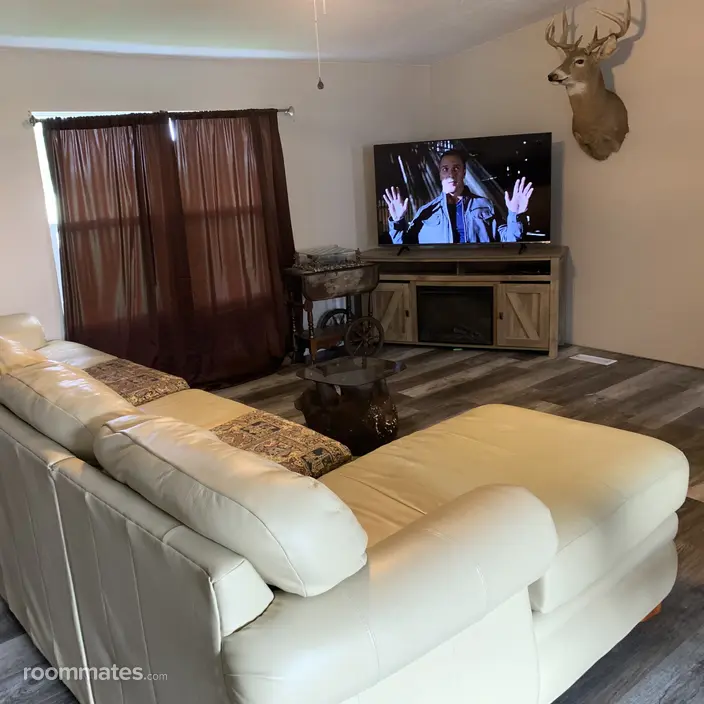 Room for rent in Clearwater, KS $500, house