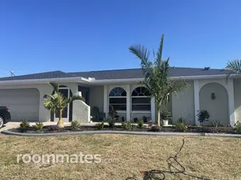 Room for rent in Cape Coral, FL $700, house