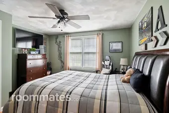 Room for rent in Taunton, MA $1250, house