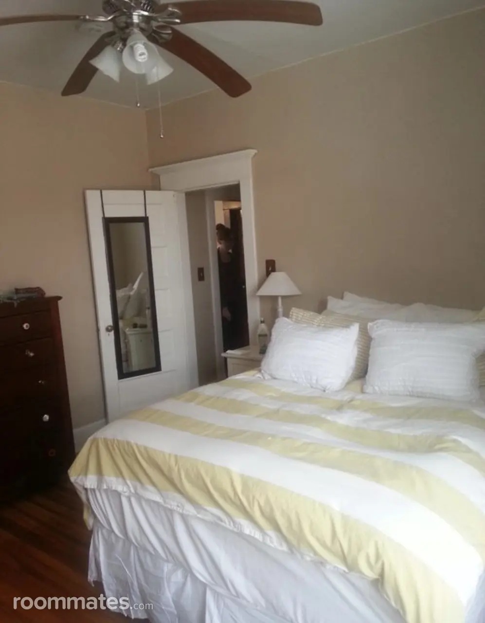 Profile photo 7 of 13