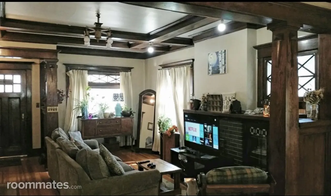 Profile photo 6 of 13