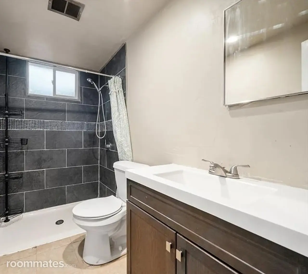 Profile photo 6 of 8