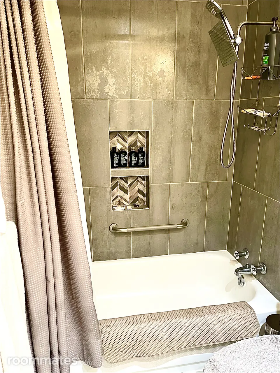 Profile photo 4 of 12