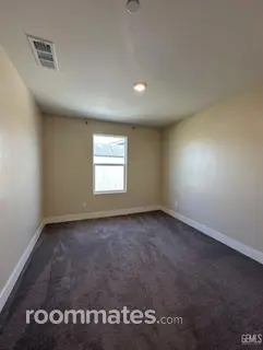 Room for rent in Bakersfield, CA $800, house