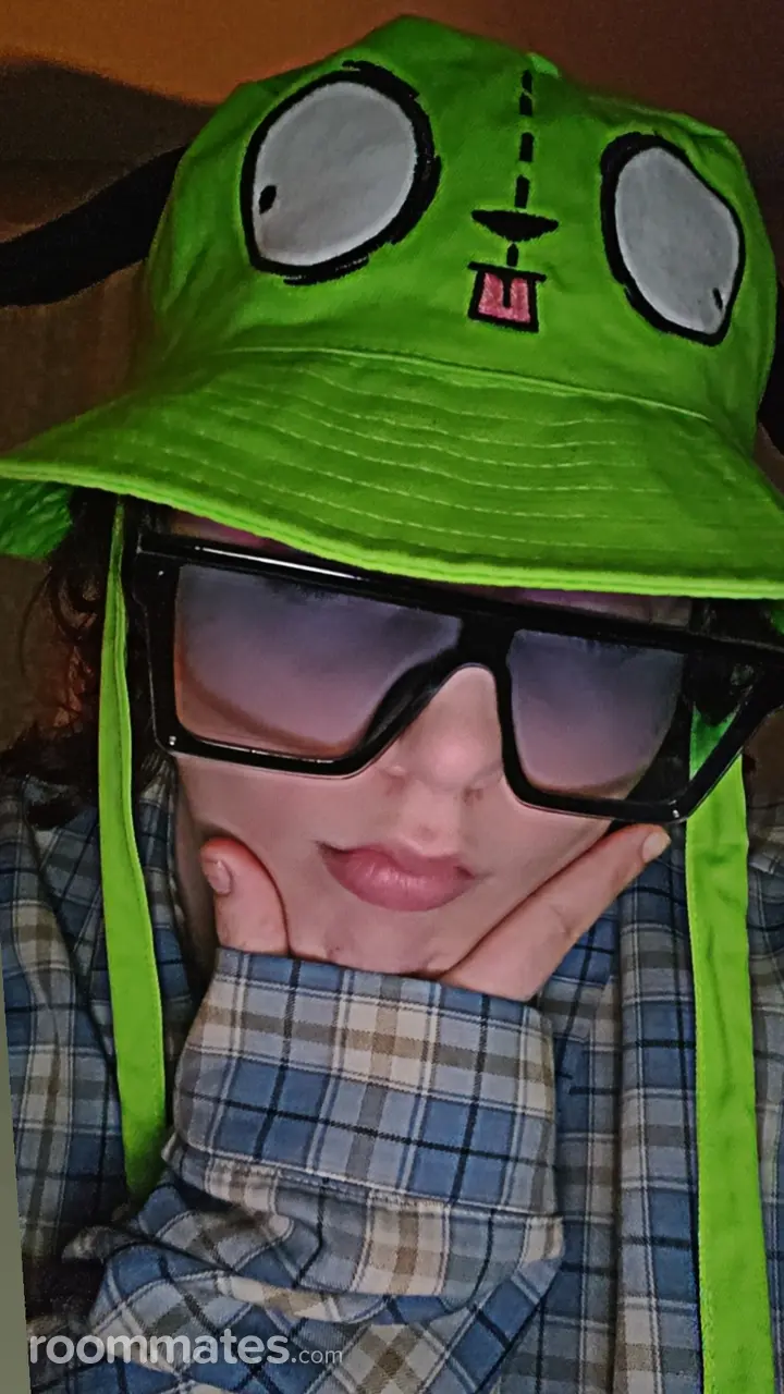 Profile photo 3 of 4