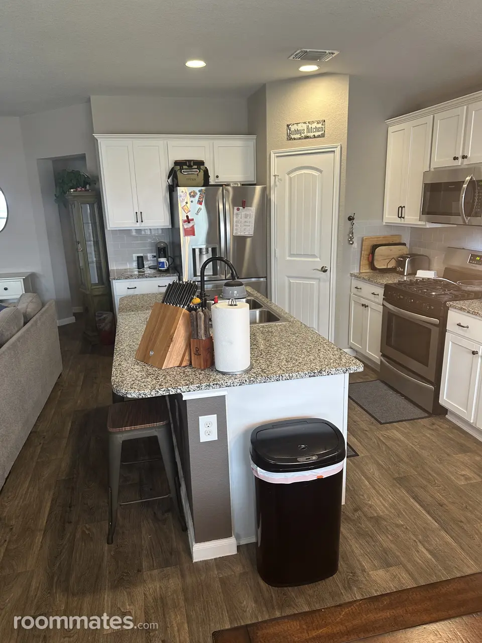 Profile photo 19 of 20