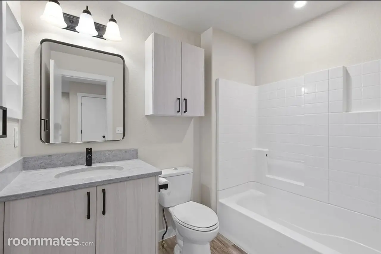 Profile photo 8 of 14