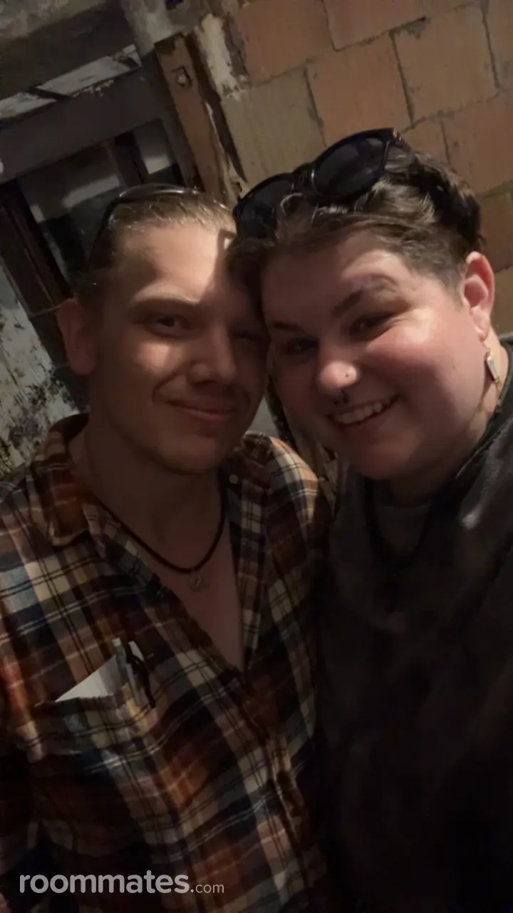 Profile photo 1 of 4