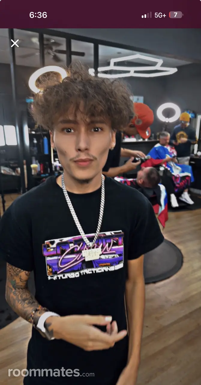 Profile photo 7 of 7