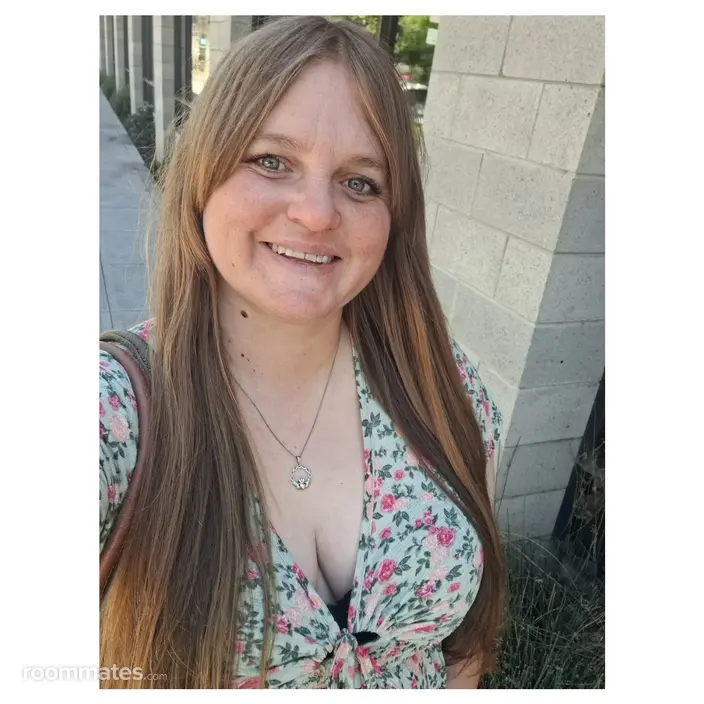 Roommate looking Sacramento, CA, $900
