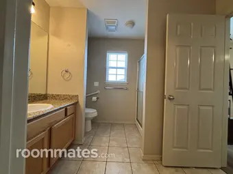 Room for rent in Bentonville, AR $1000, house