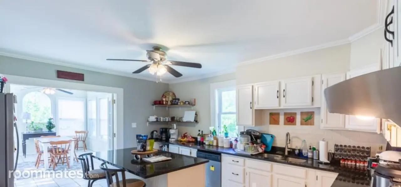 Profile photo 4 of 9