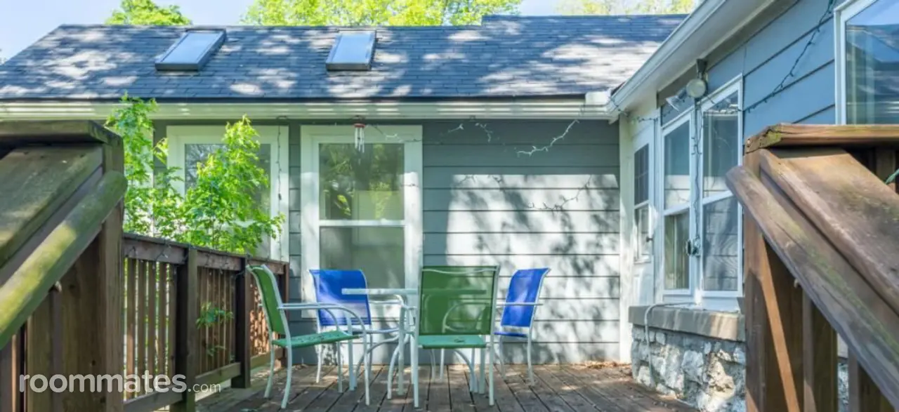 Profile photo 3 of 9