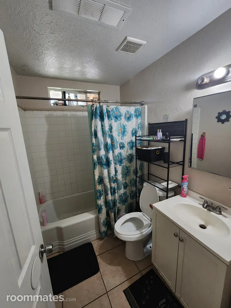 Profile photo 6 of 8