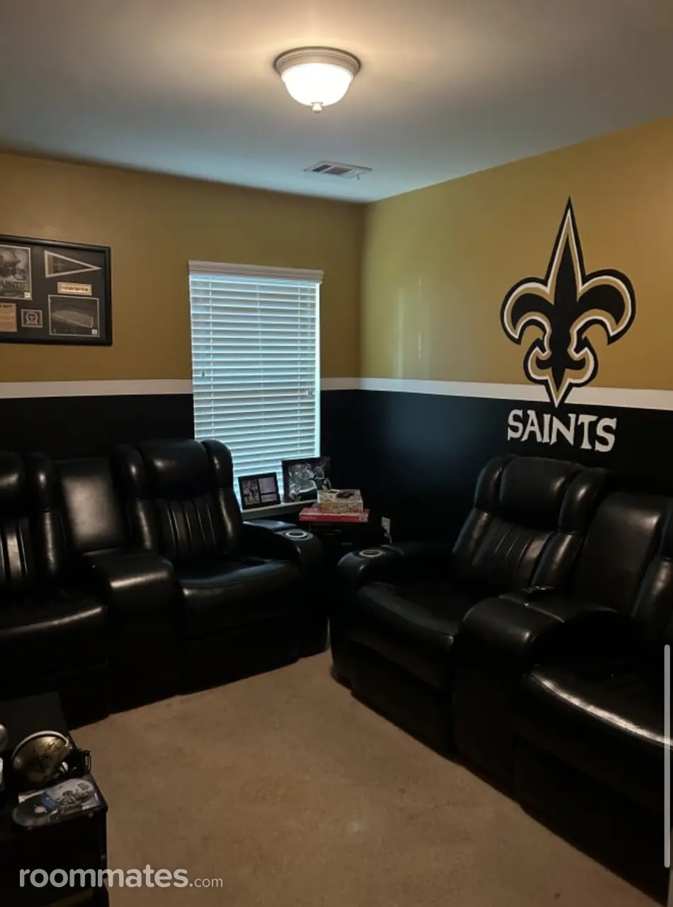 Profile photo 2 of 11