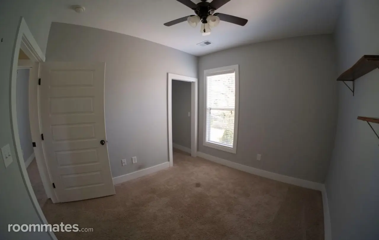 Profile photo 4 of 10