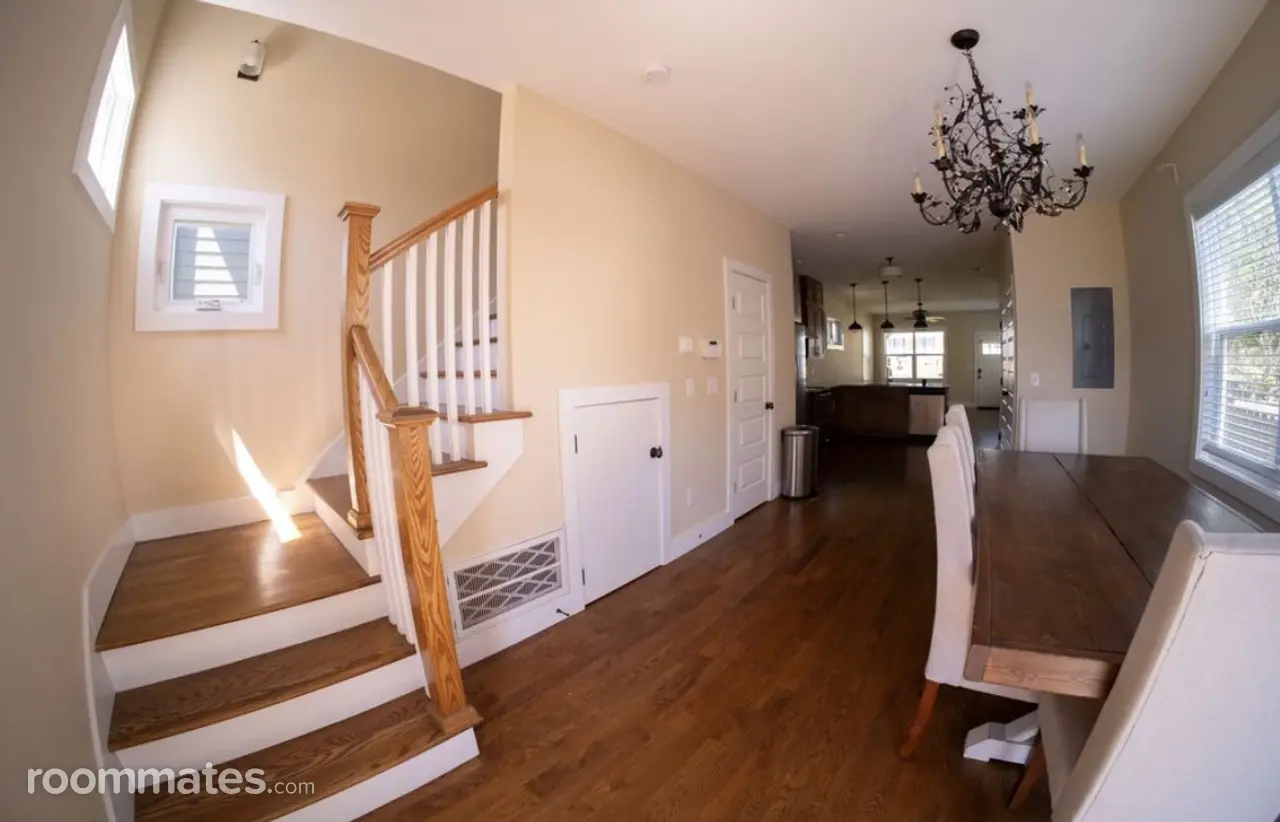 Profile photo 8 of 10