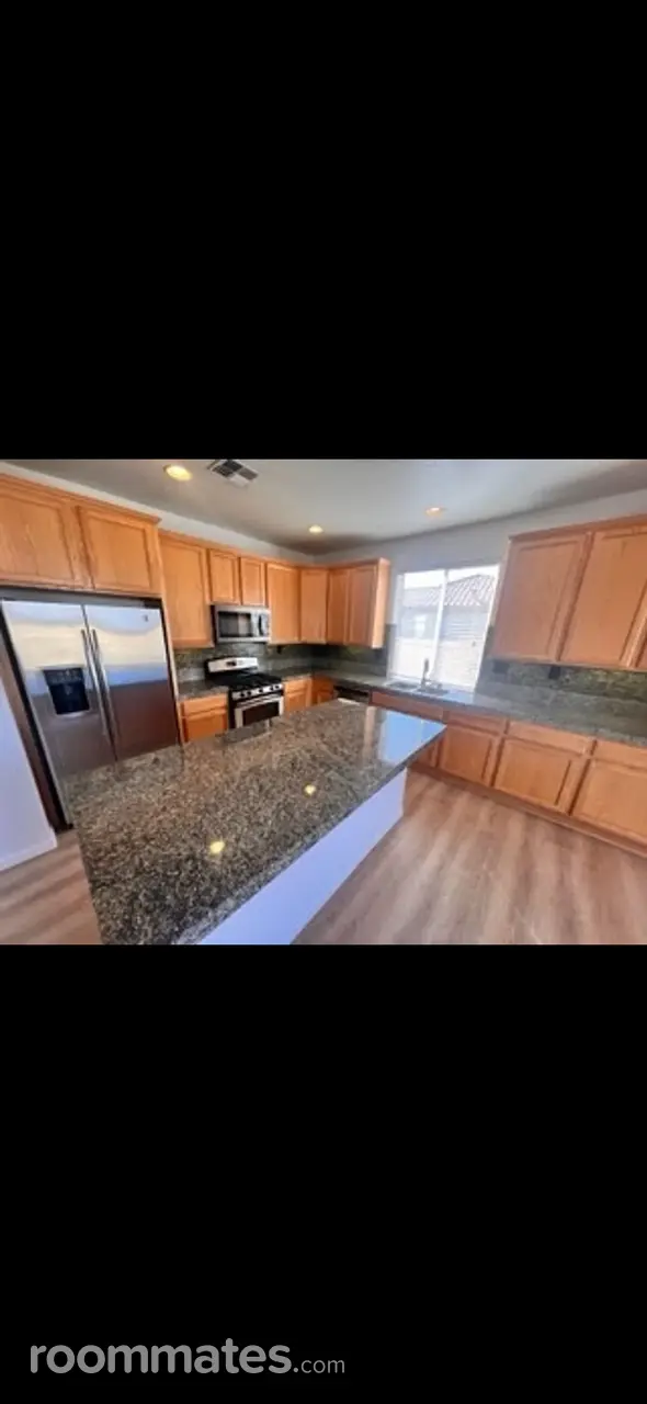 Profile photo 4 of 13