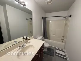 Room for rent in Oak Grove, KY $700, house