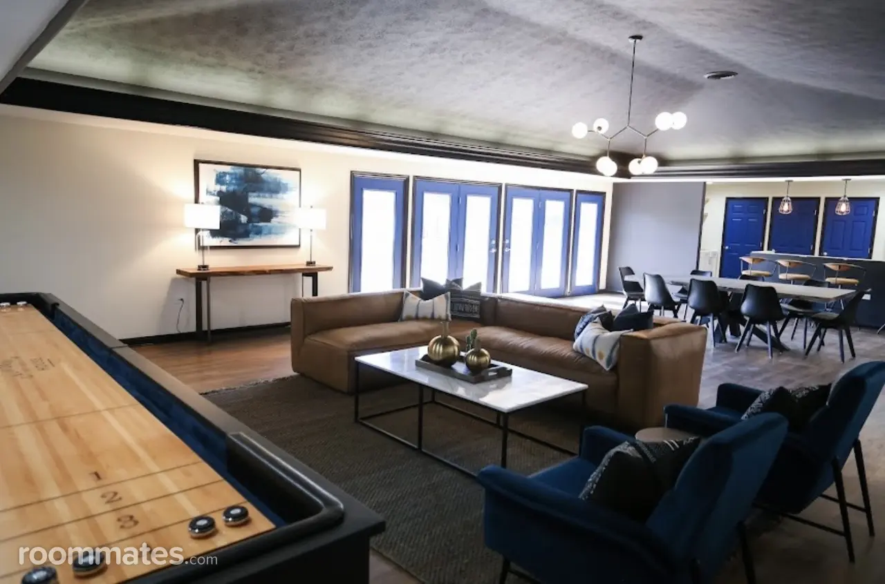 Profile photo 5 of 10