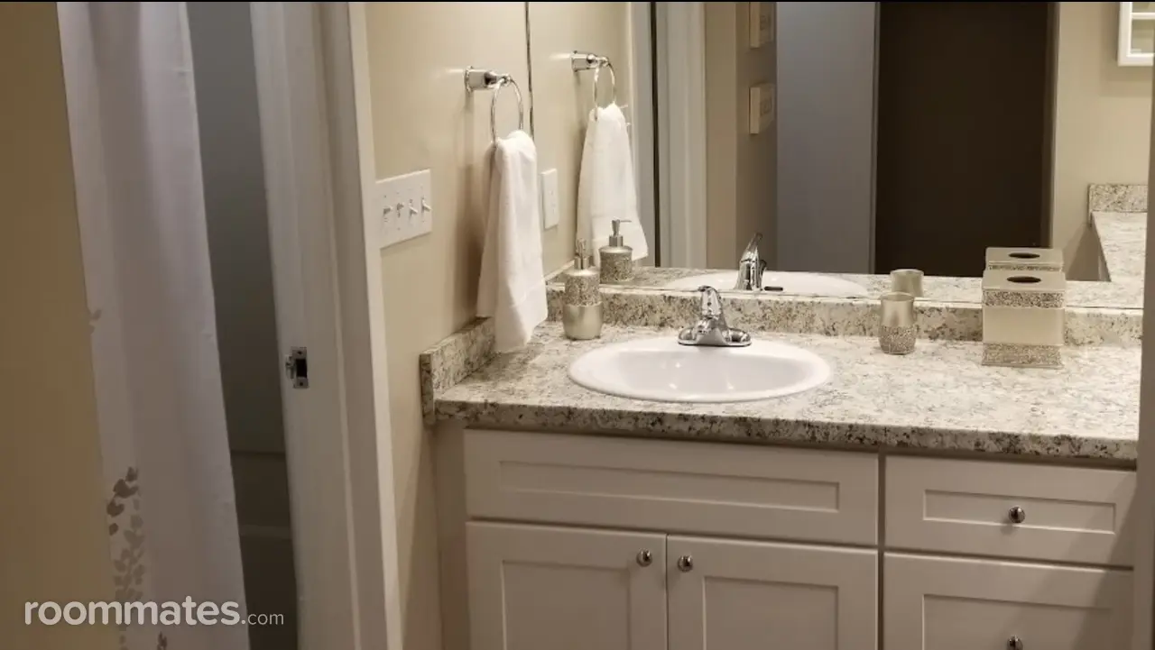 Profile photo 4 of 10