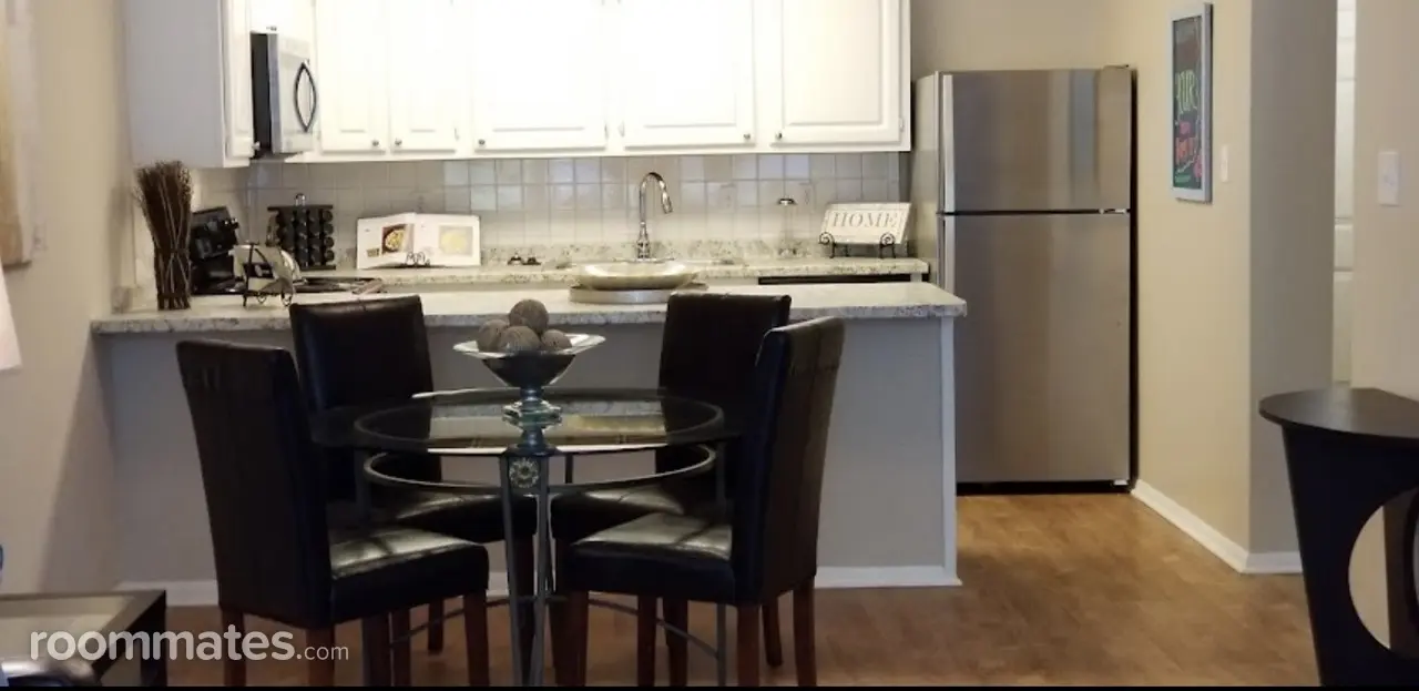 Profile photo 1 of 10