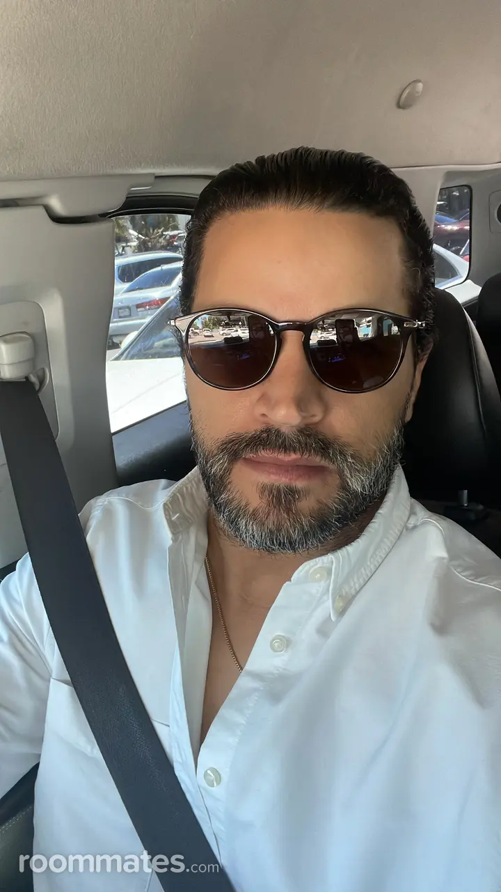 Profile photo 1 of 1