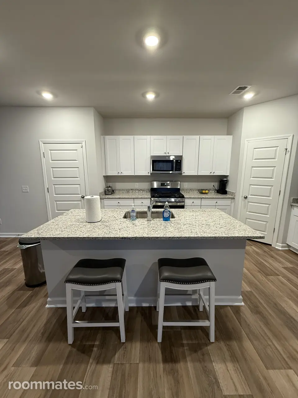 Profile photo 3 of 9