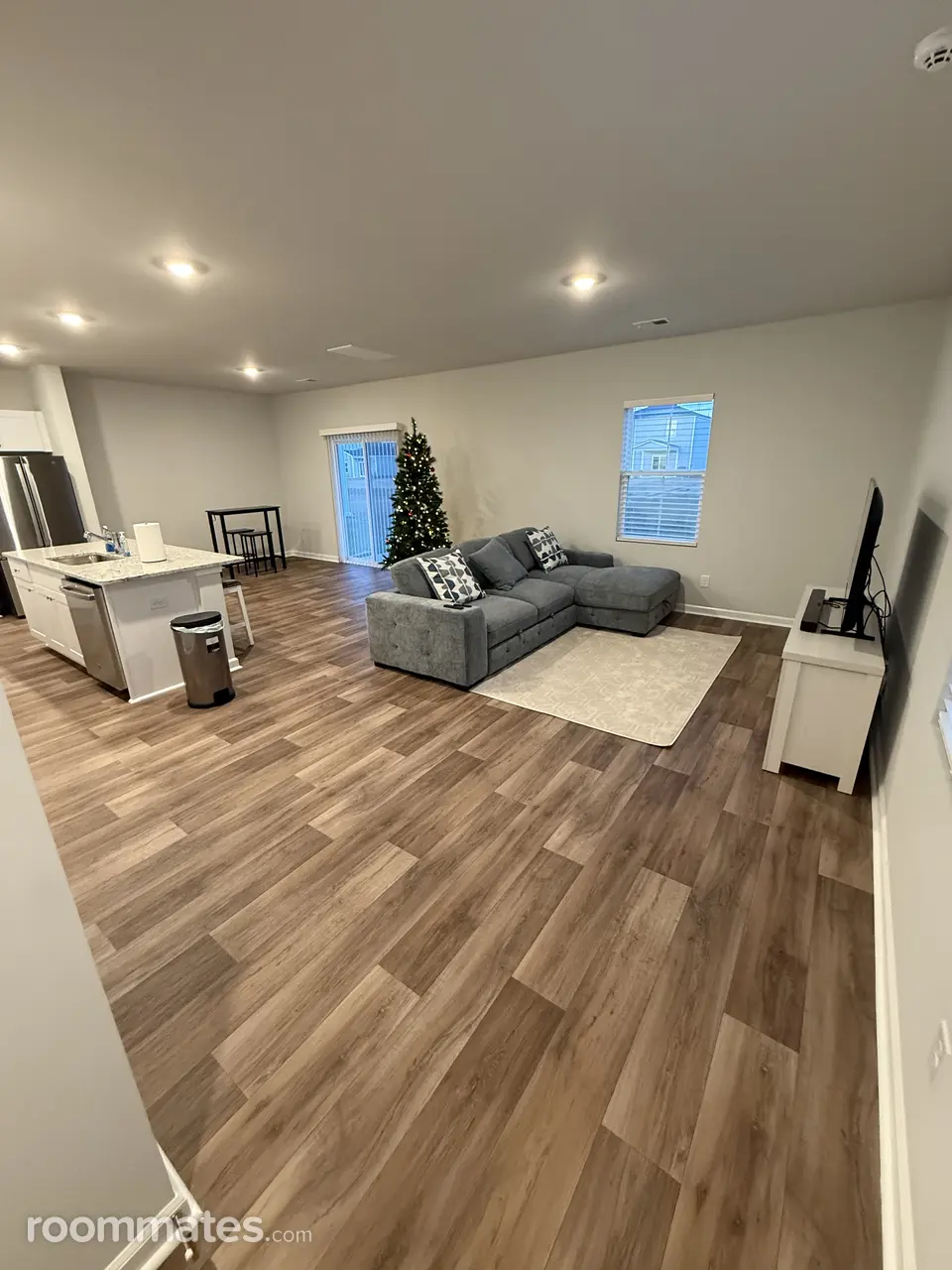 Profile photo 1 of 9