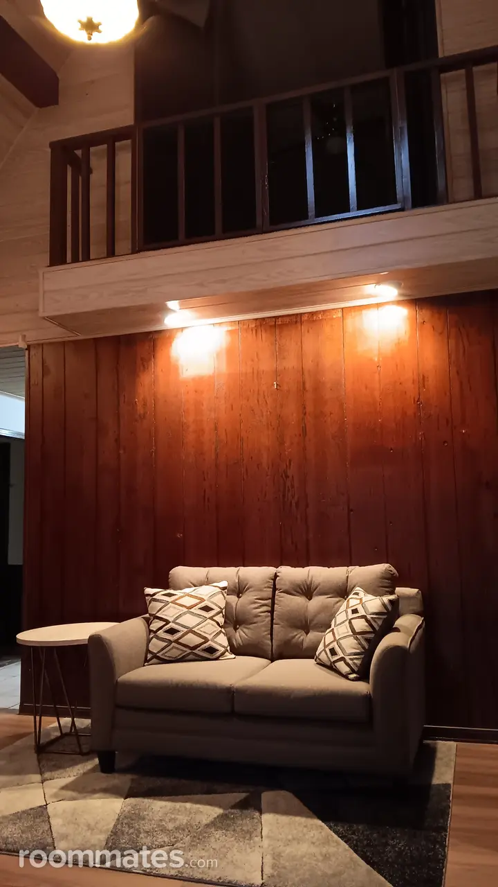 Profile photo 2 of 8