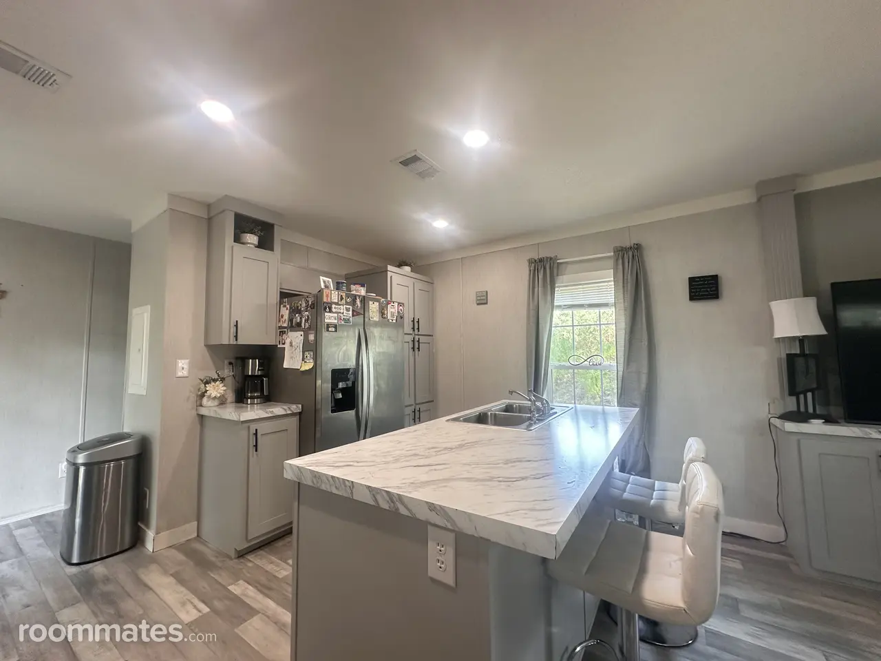 Profile photo 7 of 11