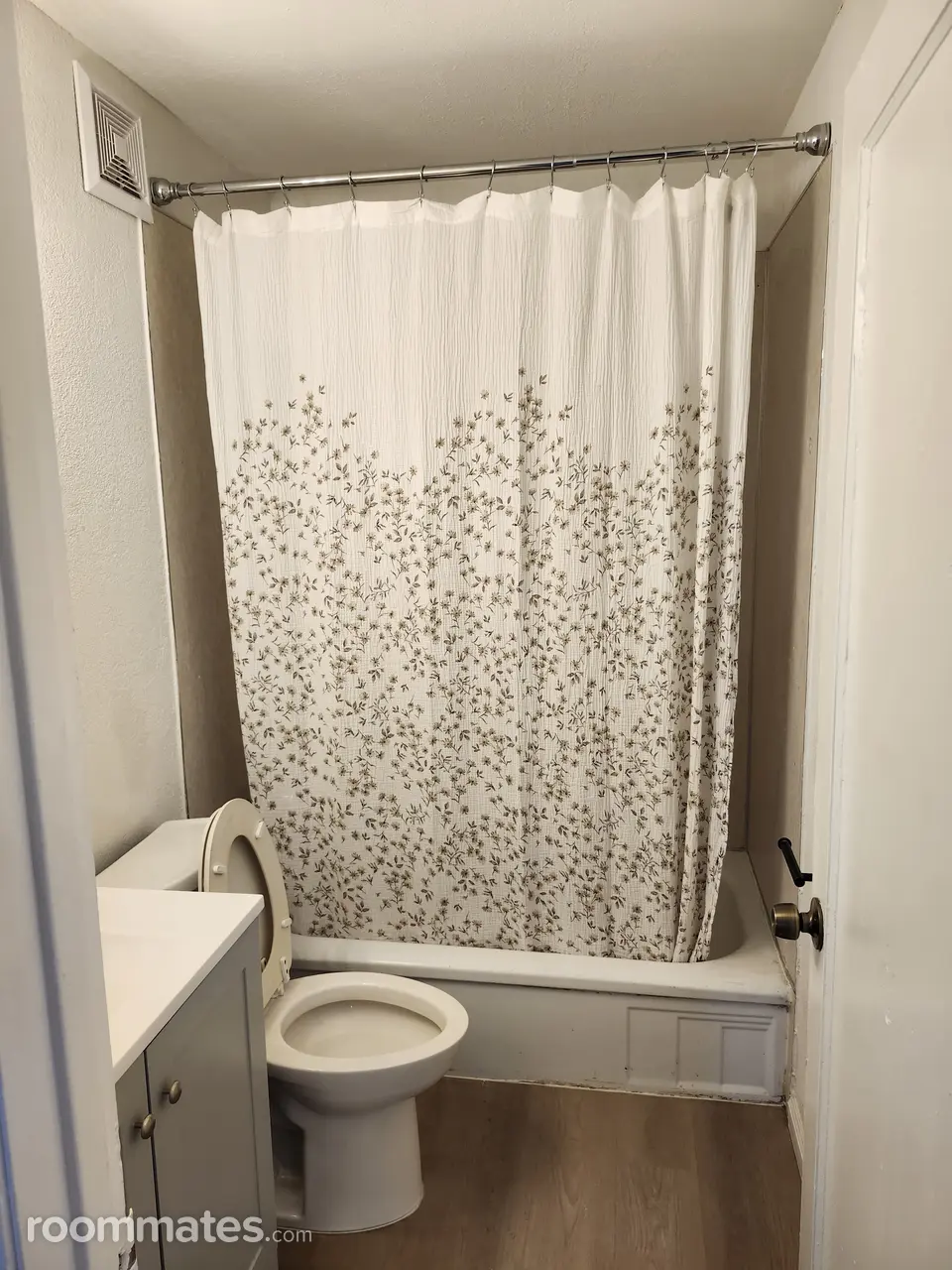 Profile photo 1 of 4