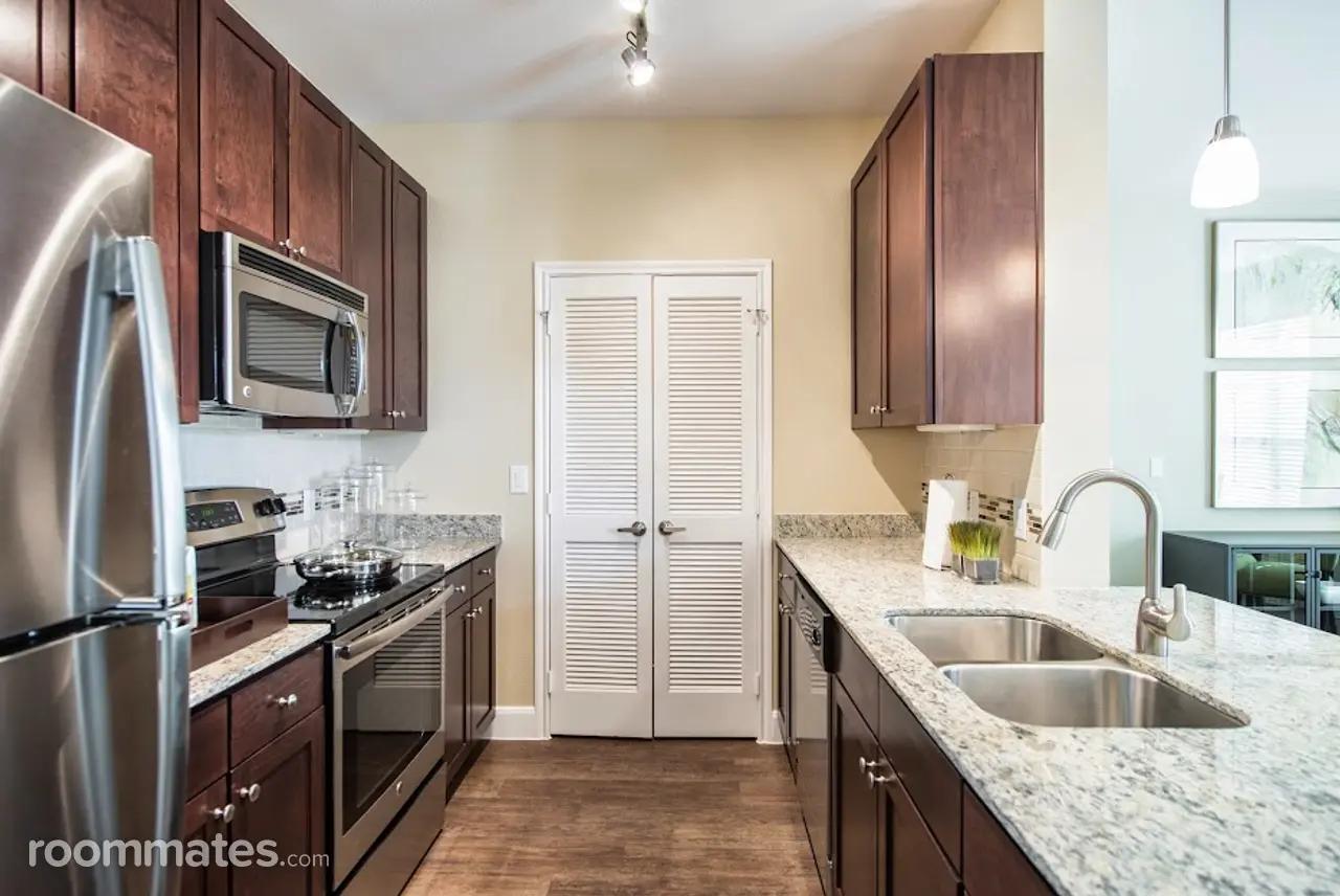 Profile photo 1 of 4