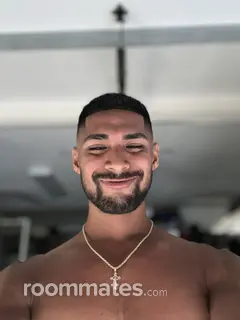 Roommate looking Honolulu, HI, $1100