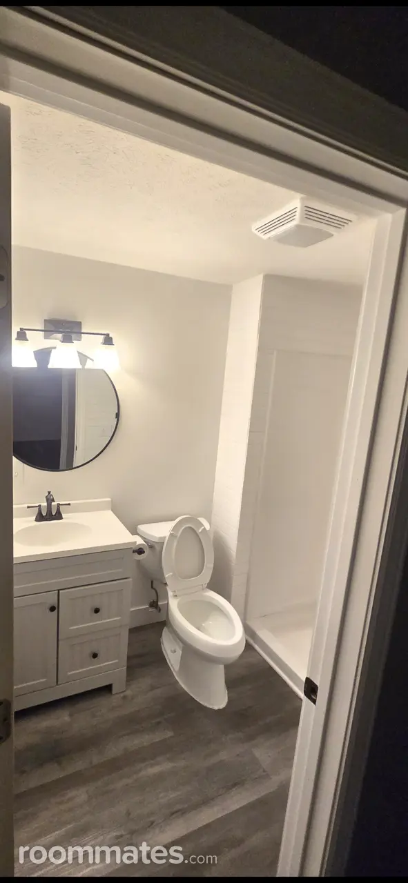 Profile photo 12 of 18