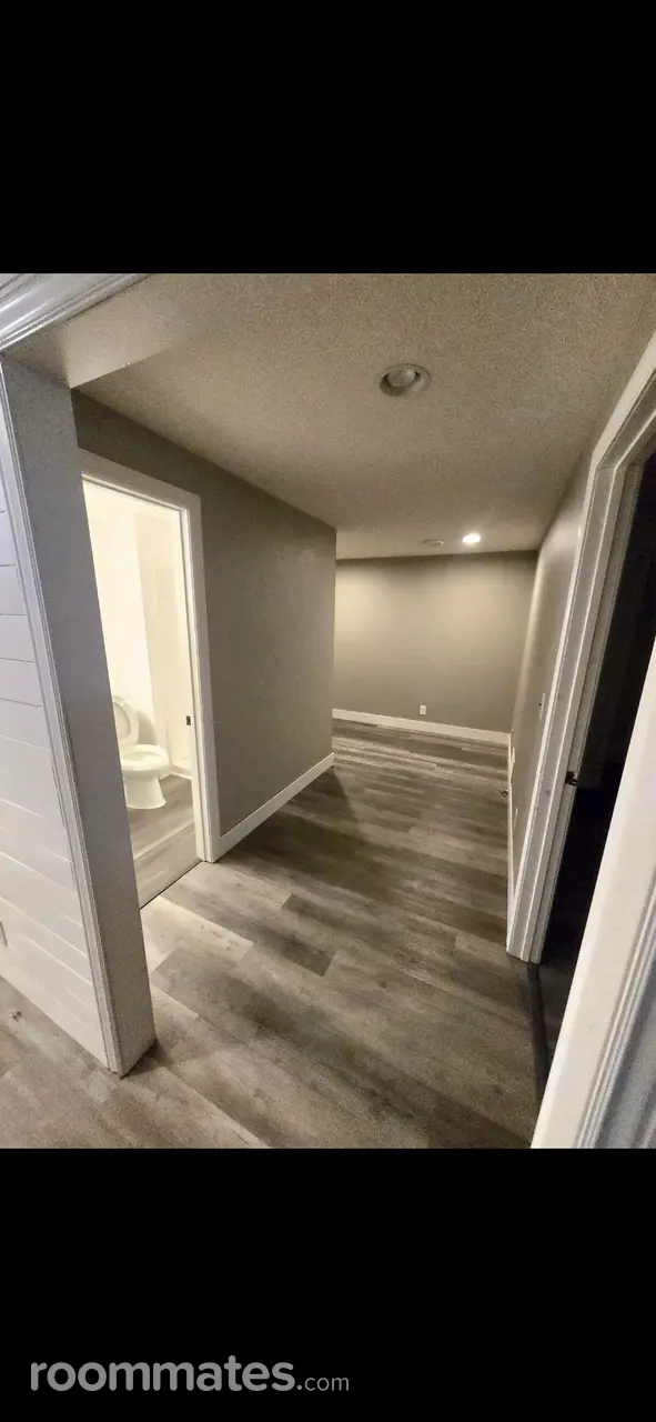 Profile photo 11 of 18