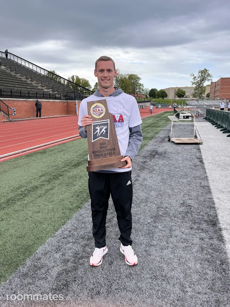 Profile photo 12 of 14