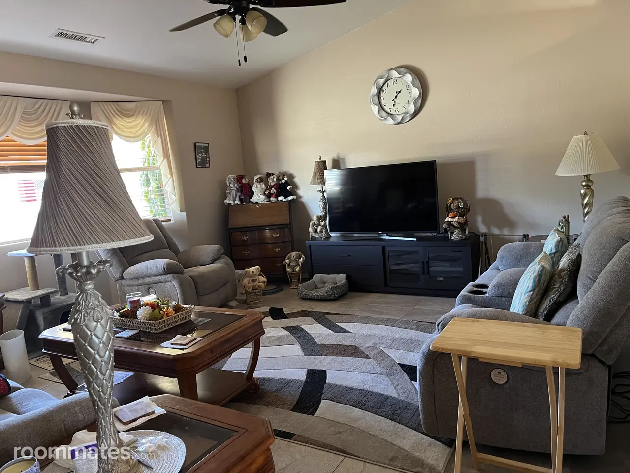 Profile photo 1 of 10