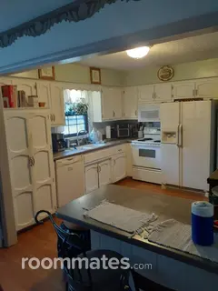 Room for rent in Kansas City, MO $800, house
